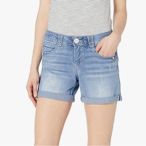 NWT Democracy Absolution Light Blue 5” short size 4